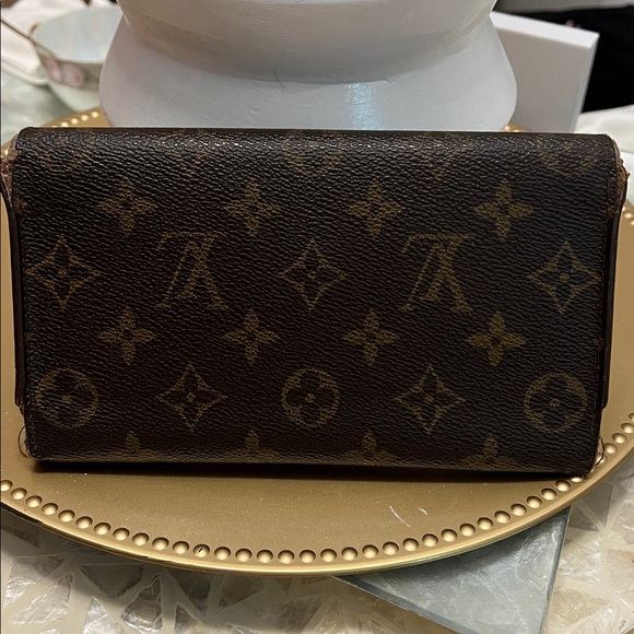 Authentic Vintage Louis Vuitton Dark Brown Monogram Wallet - Picture 2 of 8